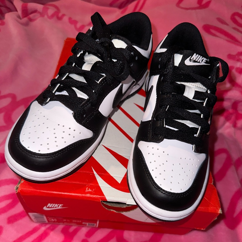 Nike Panda Dunks Sz 3.5Y